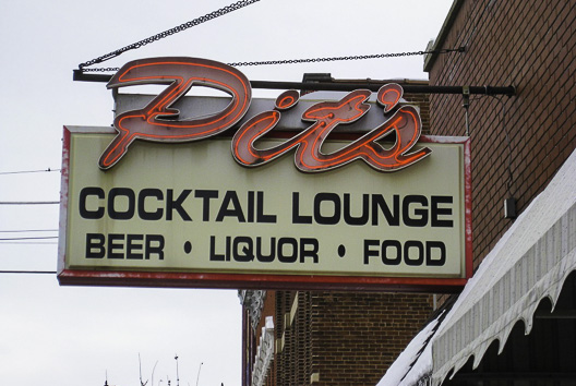 Pit's Cocktail Lounge
